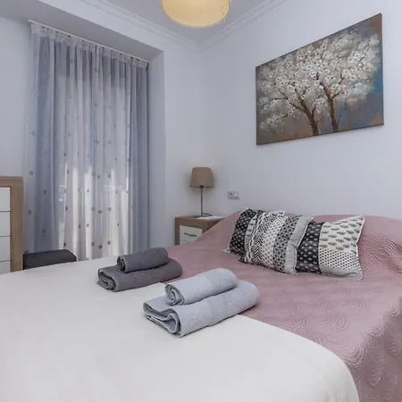 Apartment Cozy Perfect For Couples Smarttv+wifi *